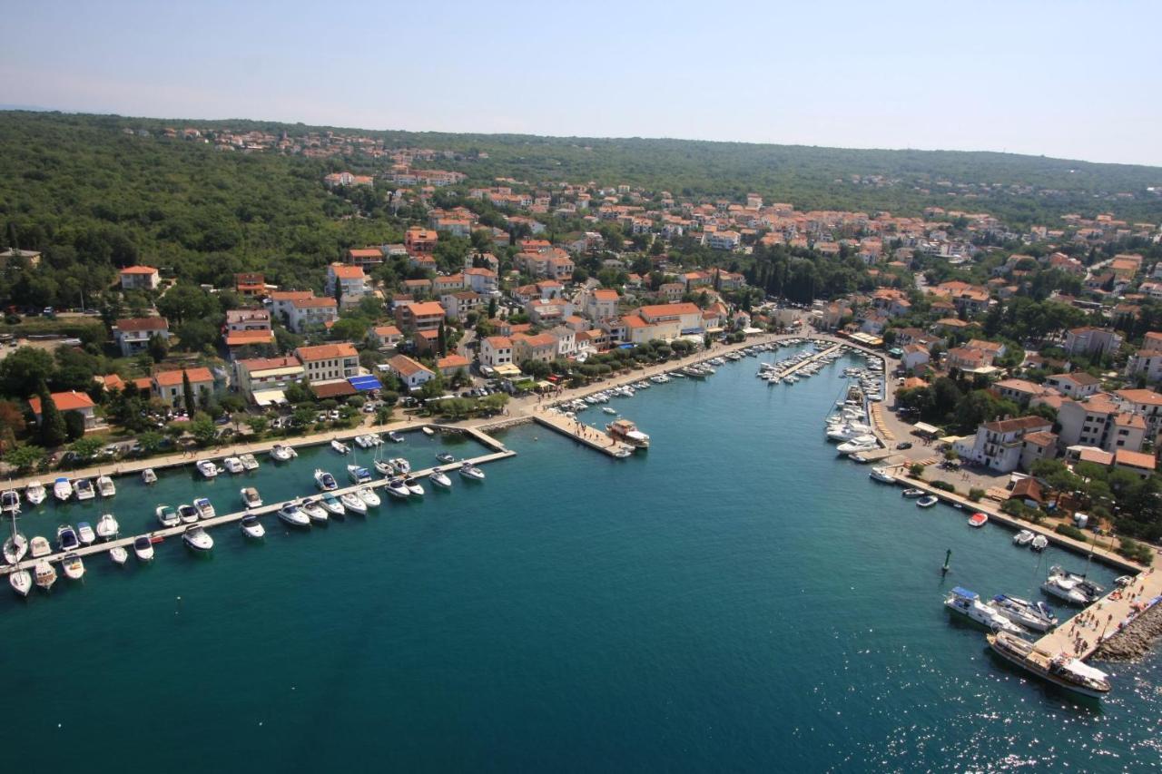 Apartman Tri Palme Gabonjin Quarto foto